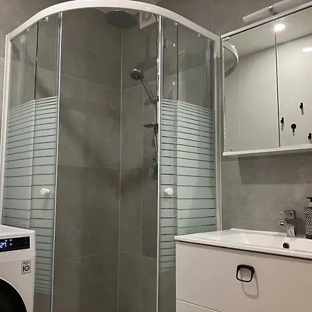 U Lesoparku - Kobylisy Apartamento *