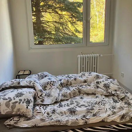 Apartamento U Lesoparku - Kobylisy Praga